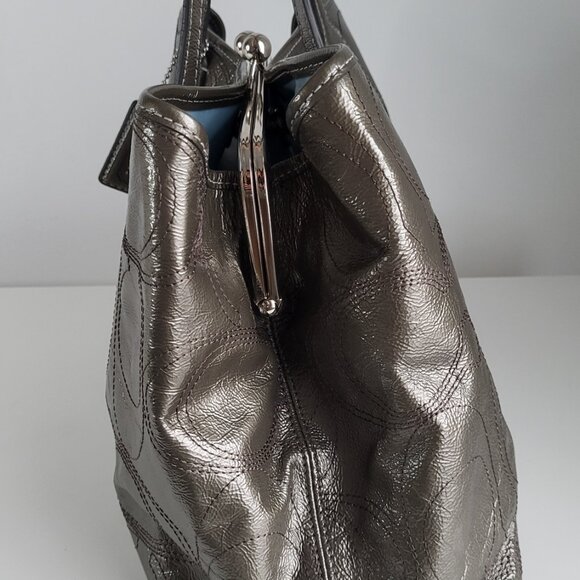 Coach Metallic Signature Kisslock Tote F15668 I Leather Shoulder Bag I Spacius - Picture 9 of 10